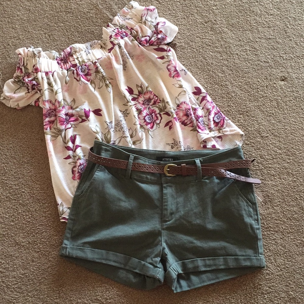 Green Cuffed Shorts with Belt - Picture 2 of 4